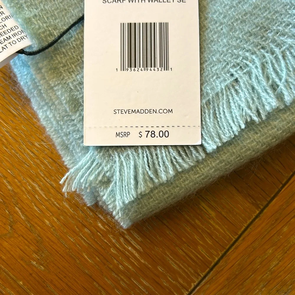 NWT Steve Madden Blanket Wrap Scarf